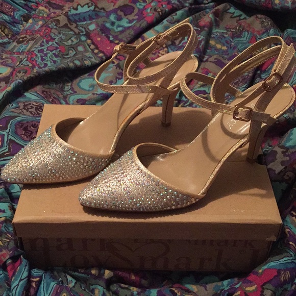 Never wore had them for 2 years just tired them on - Picture 2 of 5